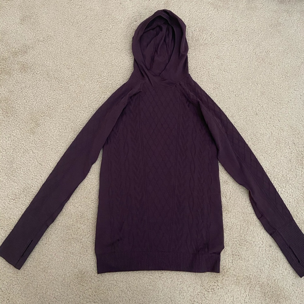 lulu long sleeve with hood! :)